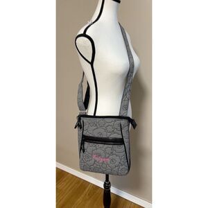 Thirty-One gray quilted poppy crossbody